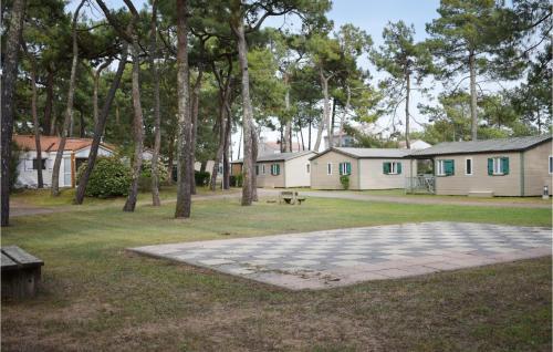 Nice Home In La Faute-sur-mer With 2 Bedrooms