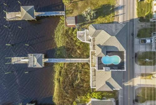 Heron Sound -rooftoppool 2 Slipboat Dock Snd Side