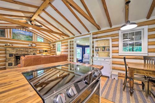 Wake Robin Cabin - Scenic Smokies Retreat!