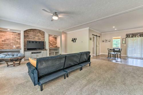 Spacious Blue Ridge Abode With Private Pond!