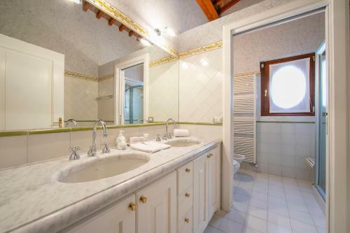 Villa Faccioli Magnolia And Oleandro With Shared Pool - Happy Rentals