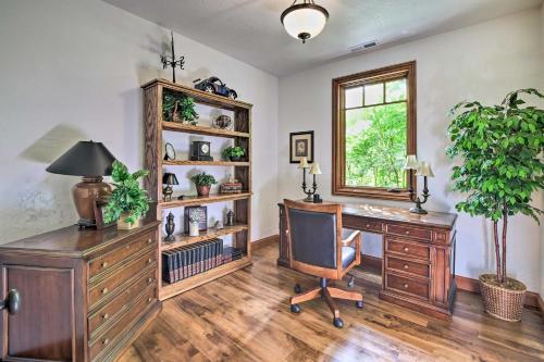 Luxe Coos Bay Escape With Patio And River Views!