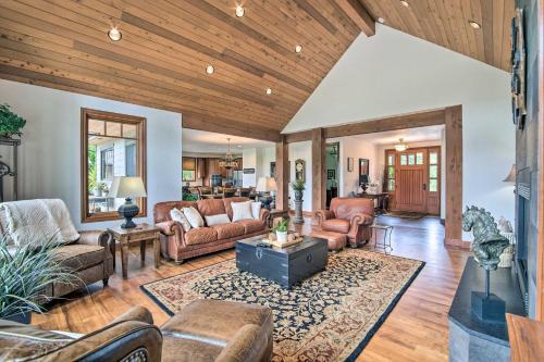 Luxe Coos Bay Escape With Patio And River Views!