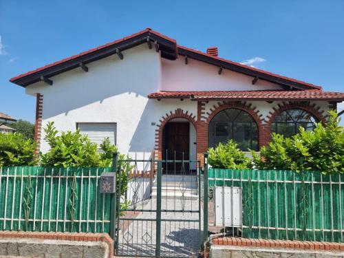 Villa Mit Veranda In Ponzone F�r 6 Personen