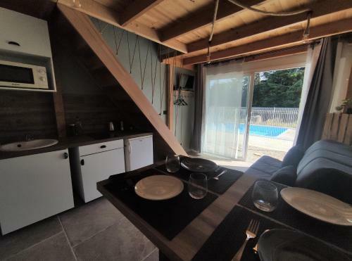 Gite Atypique Avec Piscine Couverte Et Chauffee