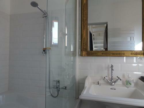 Comfortable Holiday Villa, 50m From The Sea