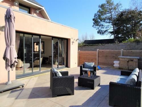 Comfortable Holiday Villa, 50m From The Sea