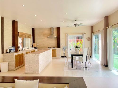 Hugo Villa (3-bedroom Pool Villa + Rooftop)