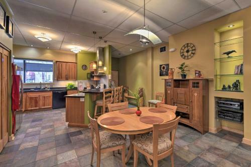 Apartamento Idyllic Dtwn Anchorage Condo With Fireplace!