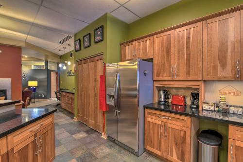 Apartamento Idyllic Dtwn Anchorage Condo With Fireplace!