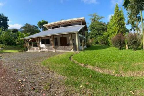 Casa Villa Jade - 10km De R�o Celeste