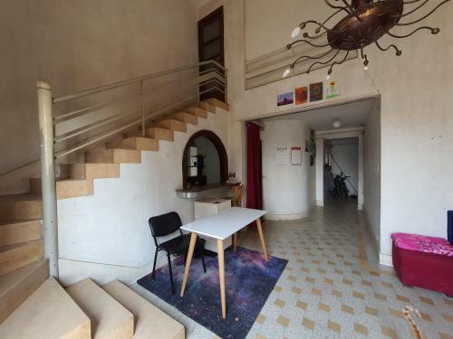 Antique Apartment In Downtown - Unique Experience