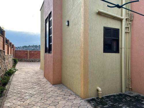 Hostal Room In House - Nshuti Spacious Quiet Rm For Short Long-term