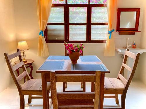 Hostal Villa Orchid Beach Guest House