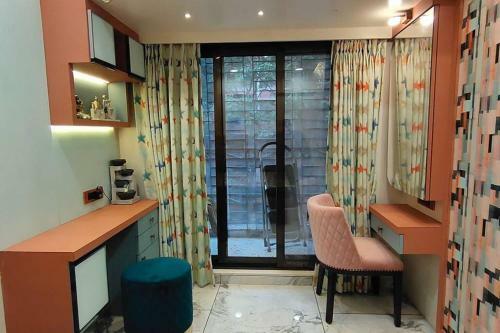 City Homes Crystal Apartment