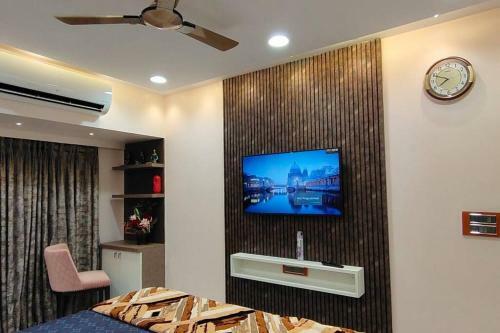 City Homes Crystal Apartment