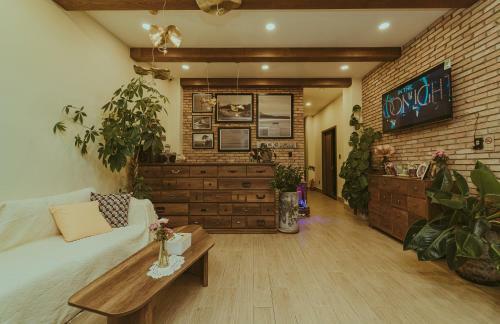 Hotel The Brick Home Dalat