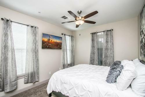 Apartamento New! Rooftop Pool With Mountain Views+king Beds