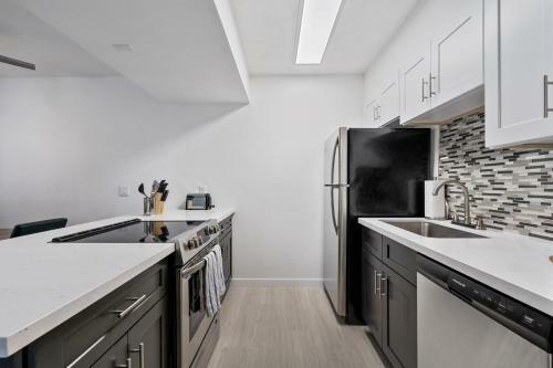 Stay Gia--newly Renovated 2br Apartment--pool