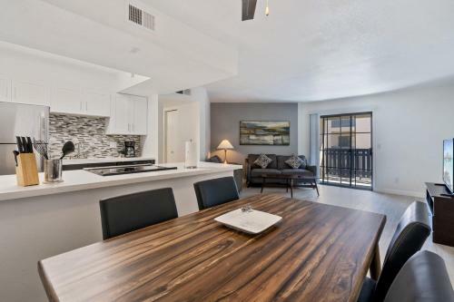 Stay Gia--newly Renovated 2br Apartment--pool