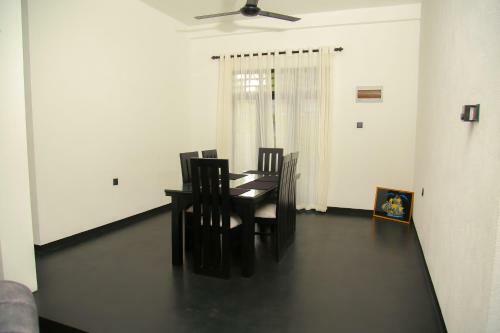 Hostal Black And White Unakuruwa