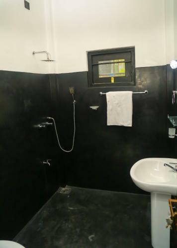 Hostal Black And White Unakuruwa