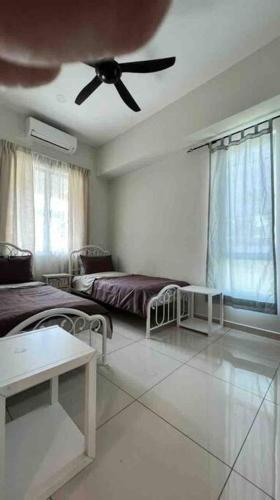 Fully AC Home & 4 -bedroom With Free Parking.