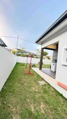 Fully AC Home & 4 -bedroom With Free Parking.