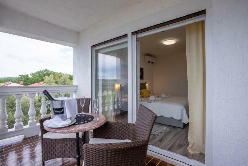 Hostal Restaurant & Rooms Nino