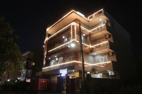 Niketan Medanta Palm Service Apartment