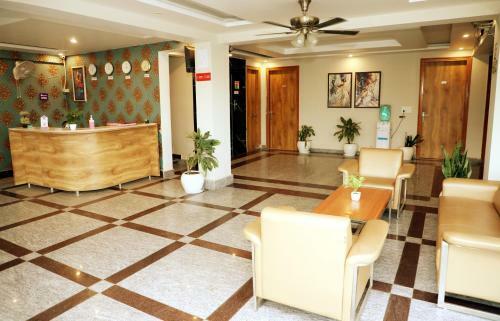 Niketan Medanta Palm Service Apartment