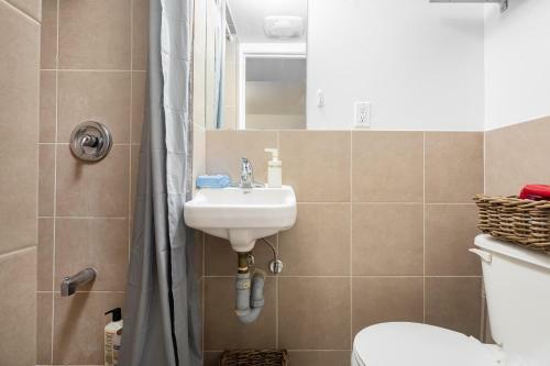 Hostal Individual Rooms For Rent In Shared House