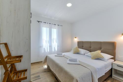 Luxury Villa With Pool,jacuzzi And Sauna/04