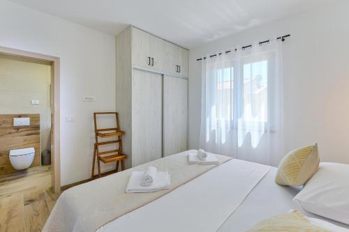 Luxury Villa With Pool,jacuzzi And Sauna/04