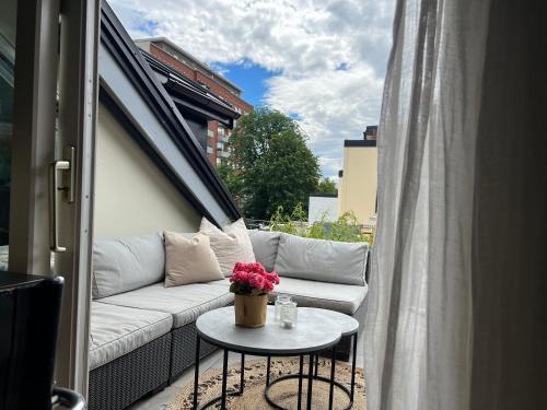 Apartamento Sentral Loftsleilighet Med Solfylt Utetplass