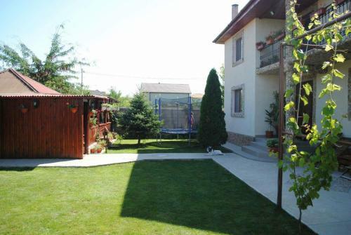 Hostal Vila L?cr?mioara Din Mangalia