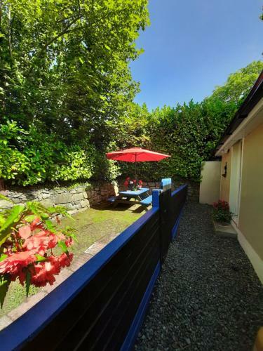 Riverside Lodge B&B