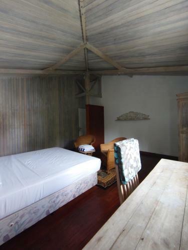 Hostal Room In A Nice Villa With Big Swimming Pool