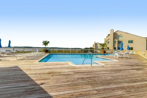 Kings Grant --- 40084 Grant Drive, Unit 72