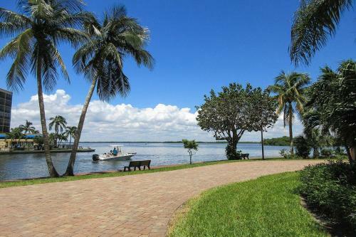 Apartamento Harbour Pointe North 121 Condo