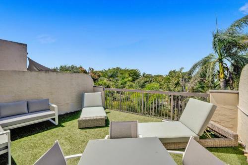 Luxury! 4bed Private Pool Deck! 1,7mi To Beach Townhouse