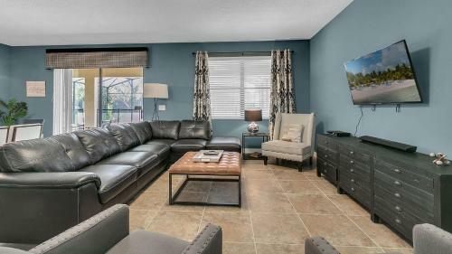 Dream Escape Large Home Located In Champion Gates