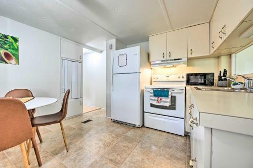 Cozy Zephyrhills Home With Large Yard And Deck!