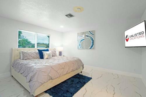 Home In West Palm Beach With Pool And Pool Table!