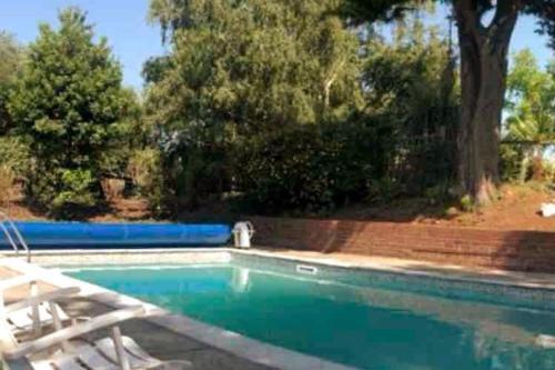 Entire House With Stunning Gardens And Pool.
