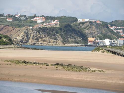 Luxurious Villa In Caldas Da Rainha With Swimming Pool