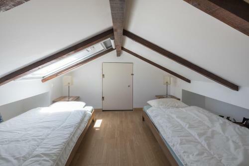 Stylish Guesthouse With Pool In Natural Park