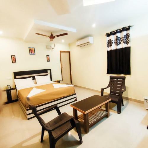 Hotel Srirathna Temple View Inn