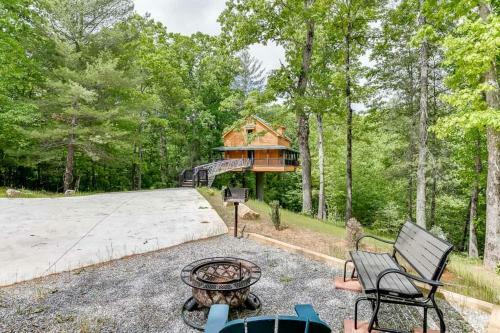 Villa Gold Peak Treehouse Near Helen, Georgia