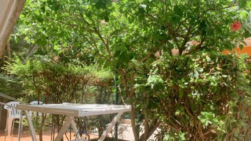 Le Castella Garden Apartment